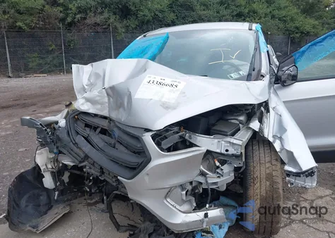 2017 Ford Escape S из США, поврежденный, VIN 1FMCU0F72HUE61609